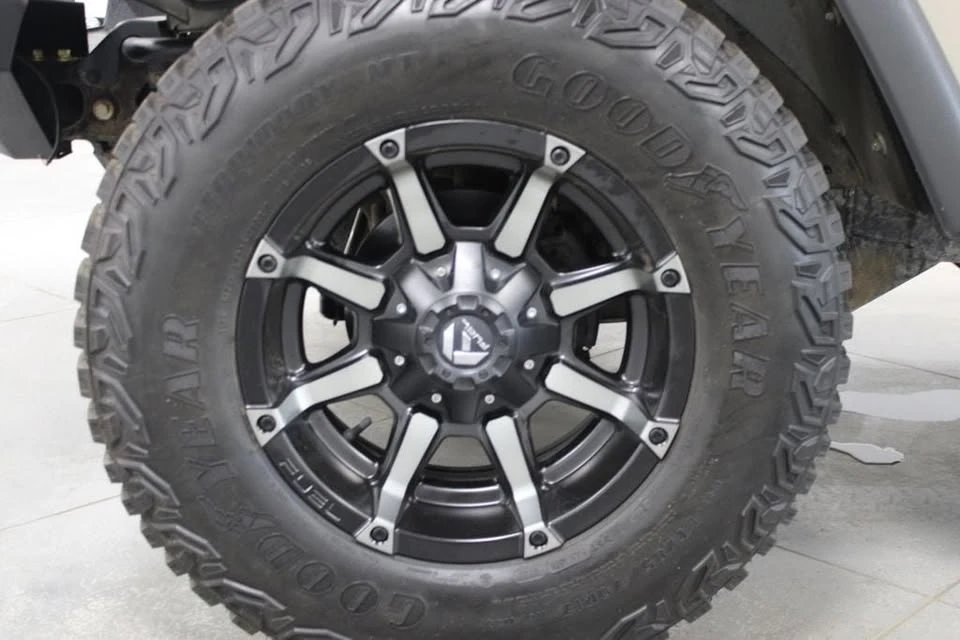 2005 Jeep TJ Wrangler - Image 14 of 17