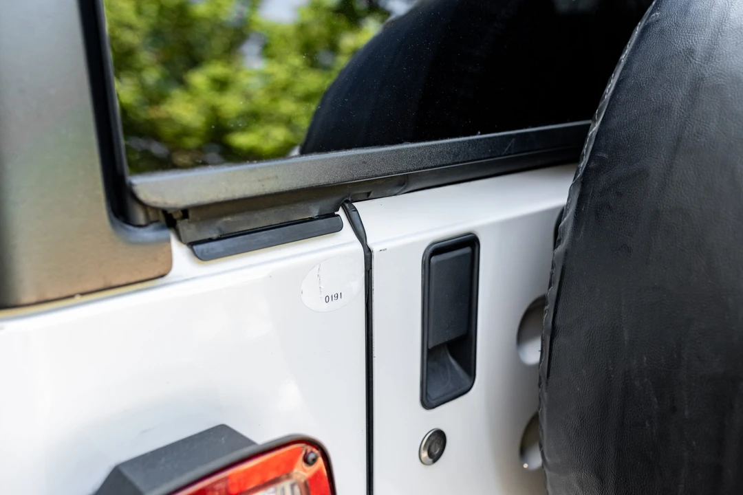2005 Jeep TJ Wrangler - Image 28 of 31