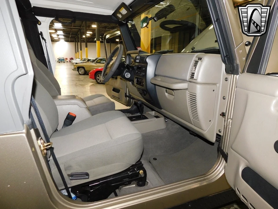 2005 Jeep TJ Wrangler - Image 9 of 12