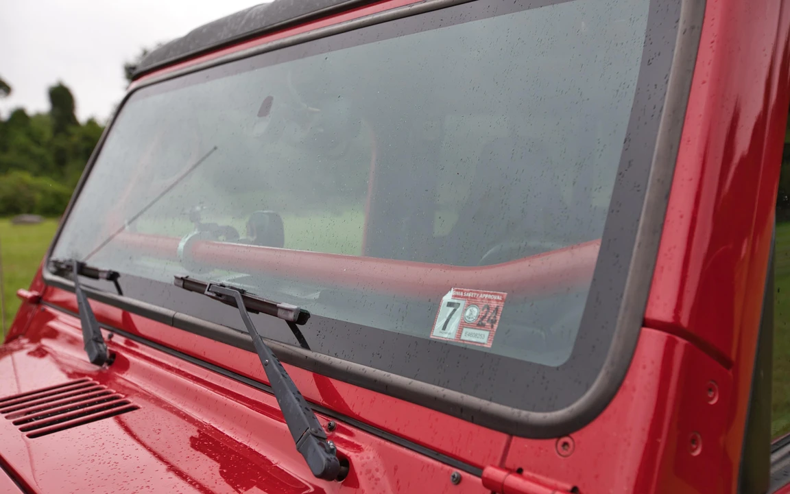 2005 Jeep TJ Wrangler - Image 29 of 31