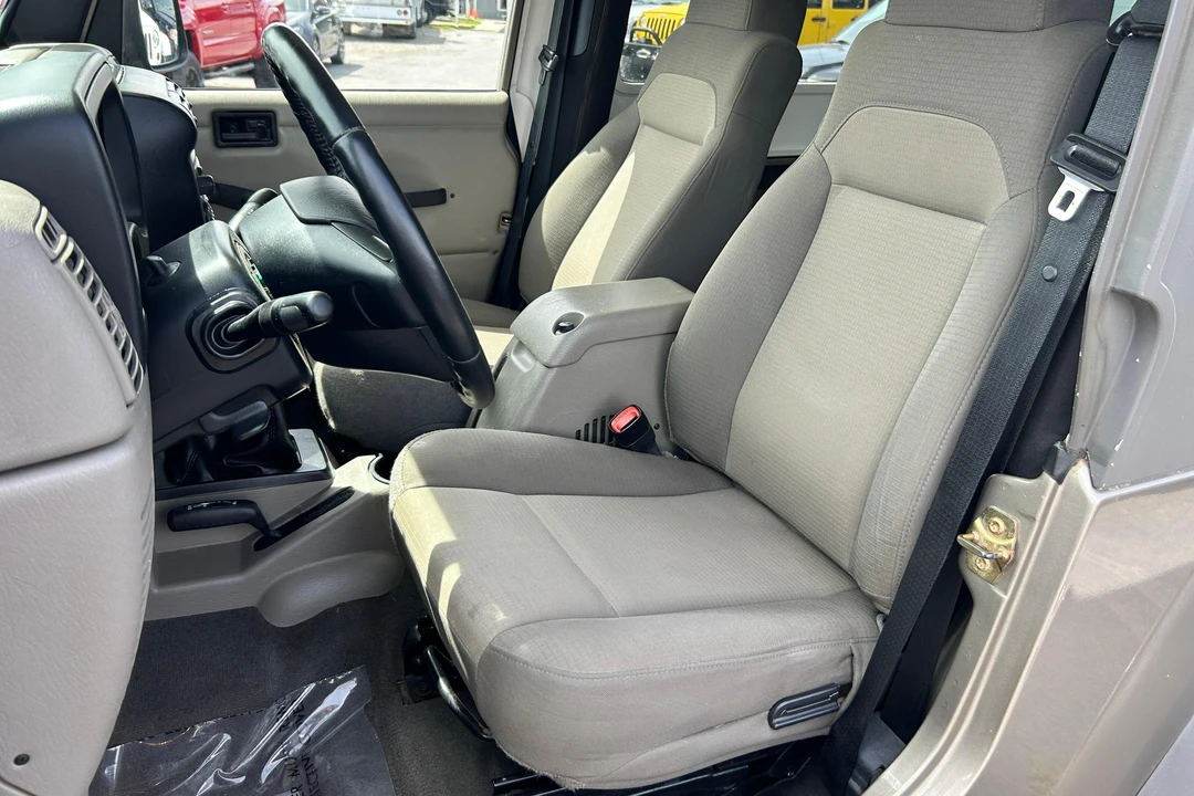 2005 Jeep TJ Wrangler - Image 20 of 31