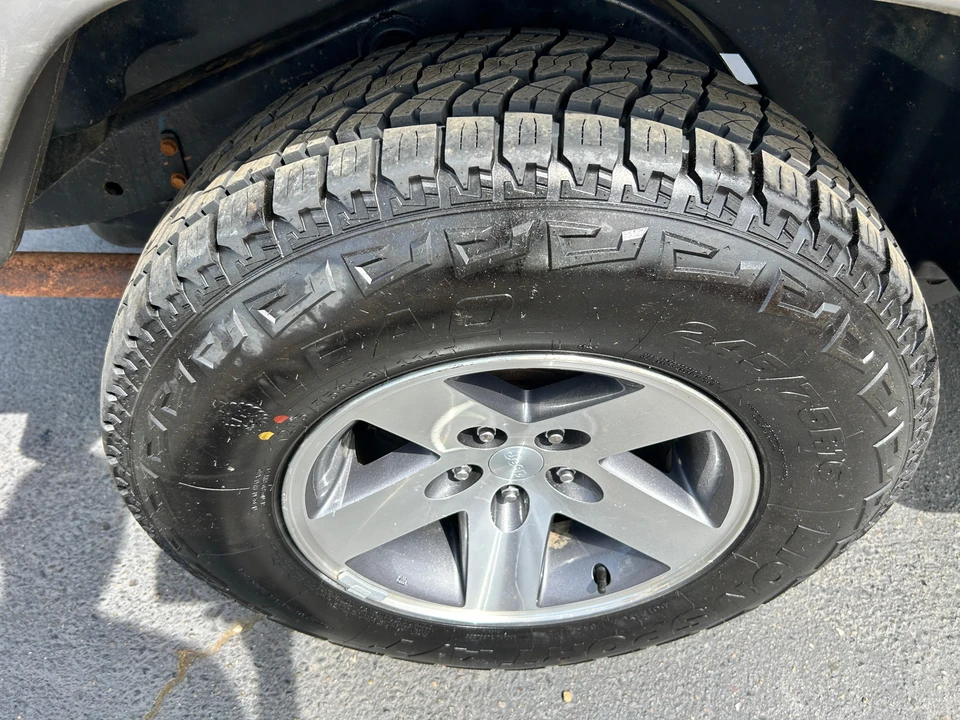 2005 Jeep TJ Wrangler - Image 17 of 31