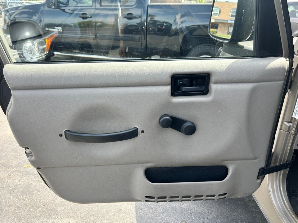 2005 Jeep TJ Wrangler - Image 30 of 31