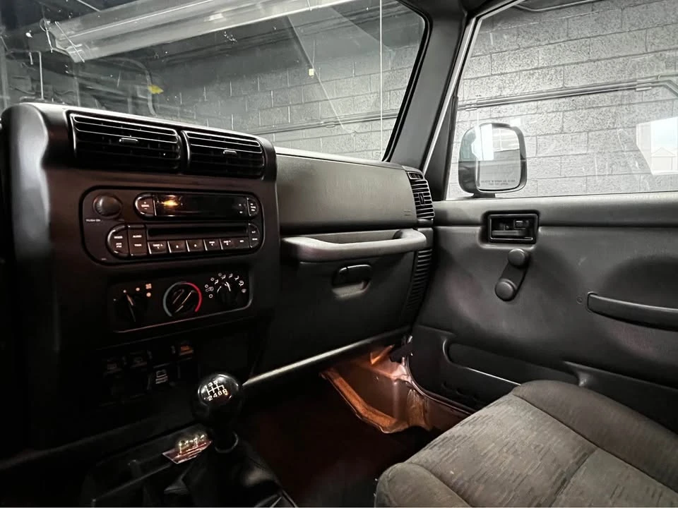 2005 Jeep TJ Wrangler - Image 10 of 14