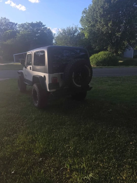 2005 Jeep TJ Wrangler - Image 5 of 8