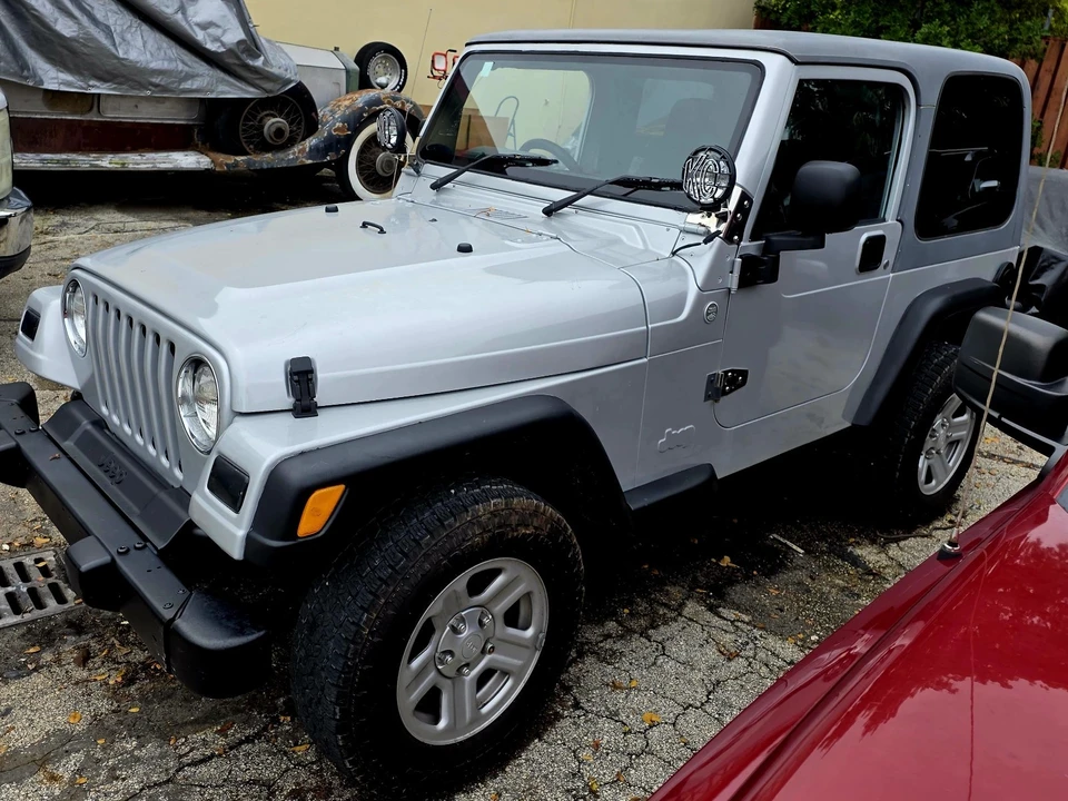 2005 Jeep TJ Wrangler - Image 2 of 17