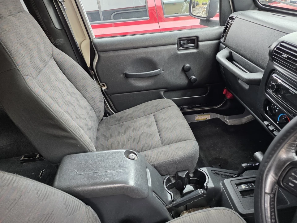 2005 Jeep TJ Wrangler - Image 12 of 17