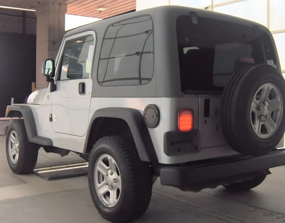 2005 Jeep TJ Wrangler - Image 9 of 17