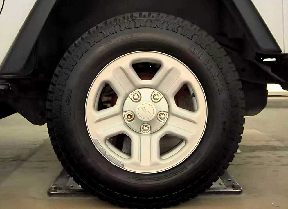 2005 Jeep TJ Wrangler - Image 15 of 17
