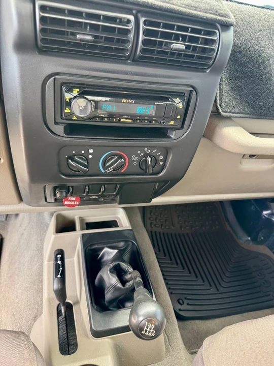 2005 Jeep TJ Wrangler - Image 17 of 19
