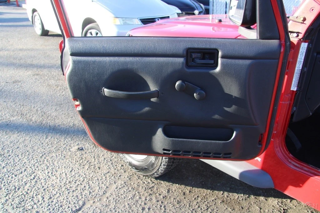 2005 Jeep TJ Wrangler - Image 10 of 21