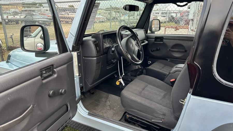 2005 Jeep TJ Wrangler - Image 5 of 6