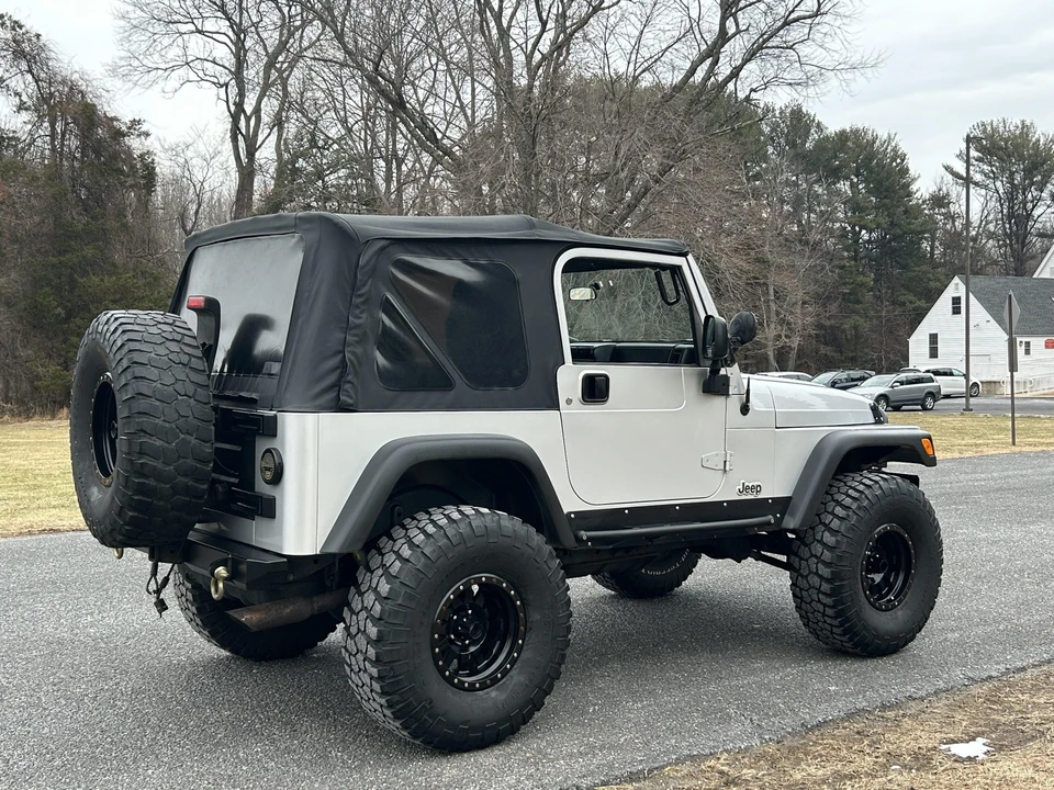 2005 Jeep TJ Wrangler - Image 17 of 31
