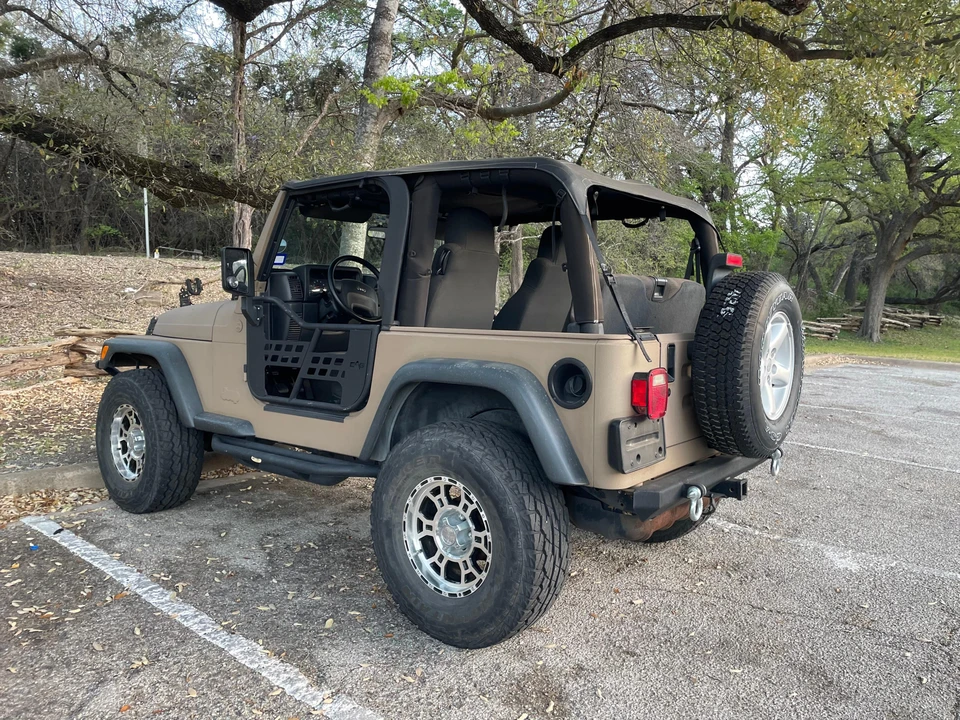 2005 Jeep TJ Wrangler - Image 17 of 31