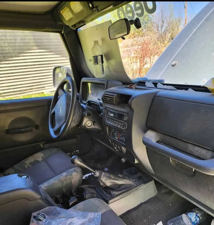 2005 Jeep TJ Wrangler - Image 8 of 9