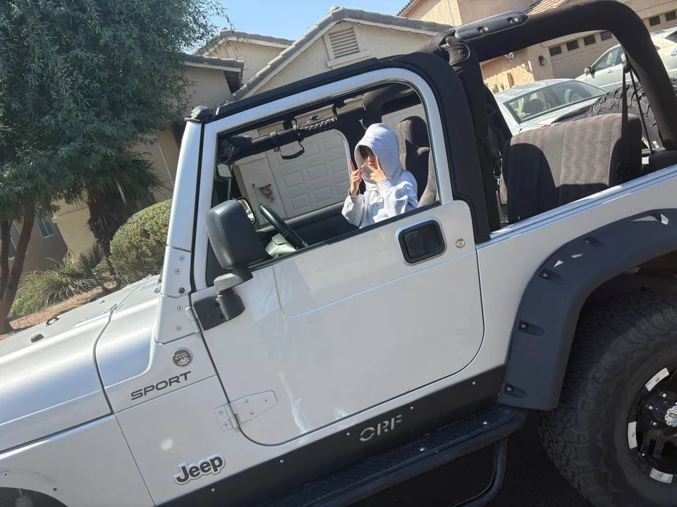 2005 Jeep TJ Wrangler - Image 2 of 6