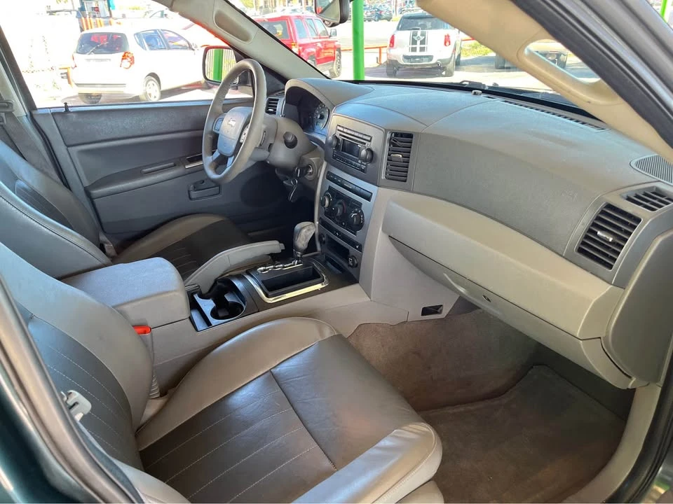 2005 Jeep Grand Cherokee - Image 9 of 10