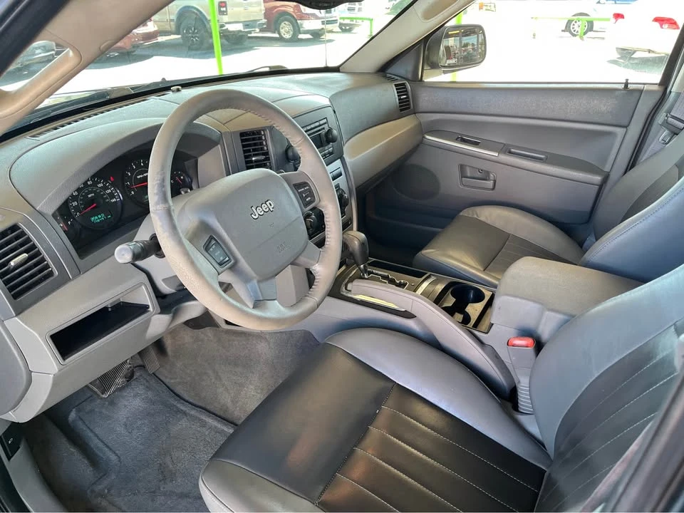 2005 Jeep Grand Cherokee - Image 8 of 10