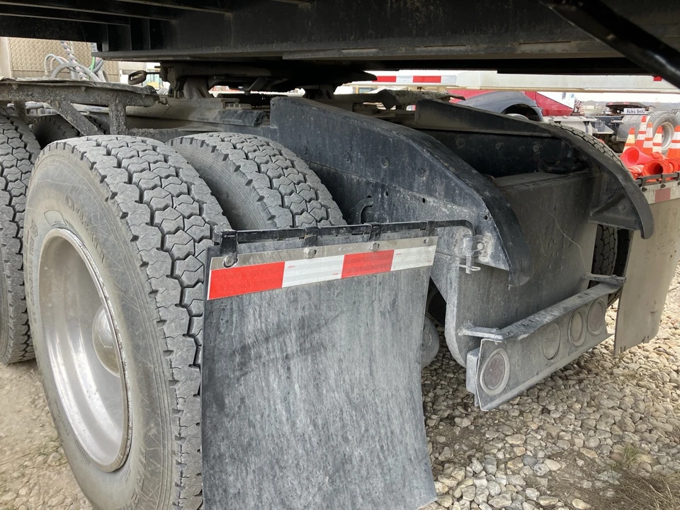 2005 Kenworth T800 - Image 14 of 15