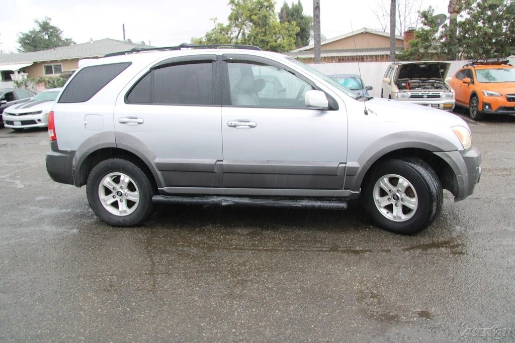 2005 Kia Sorento - Image 7 of 21