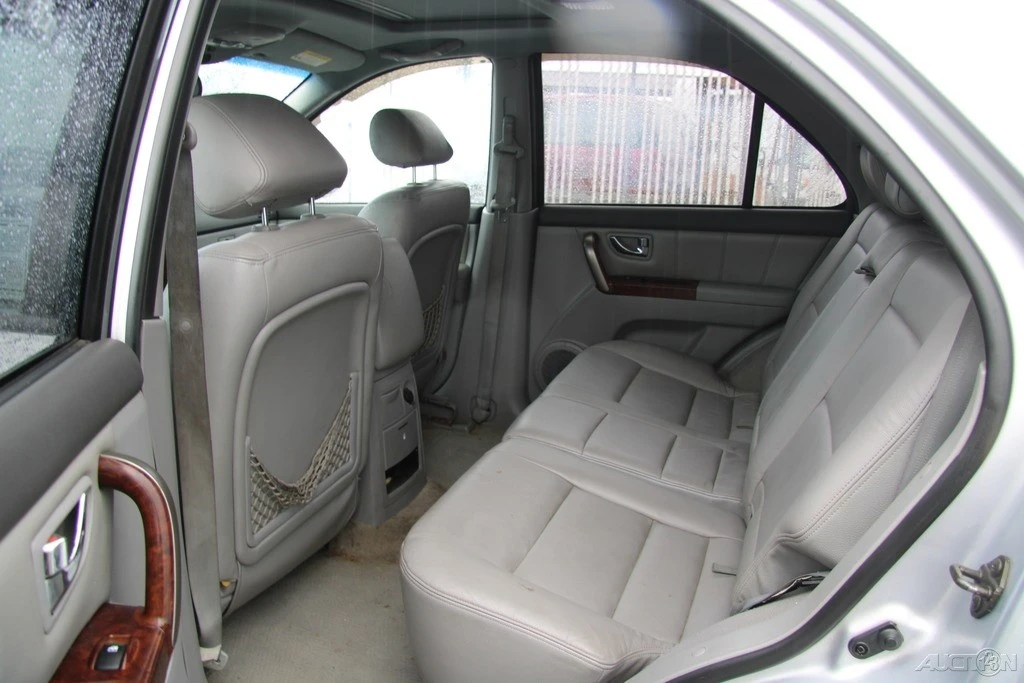 2005 Kia Sorento - Image 19 of 21