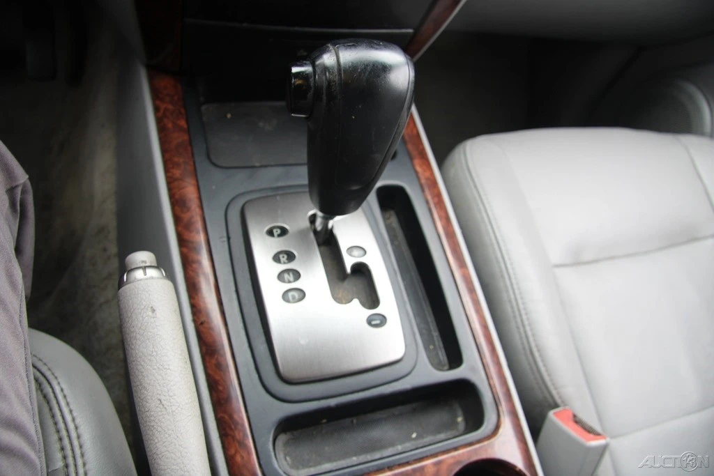2005 Kia Sorento - Image 17 of 21
