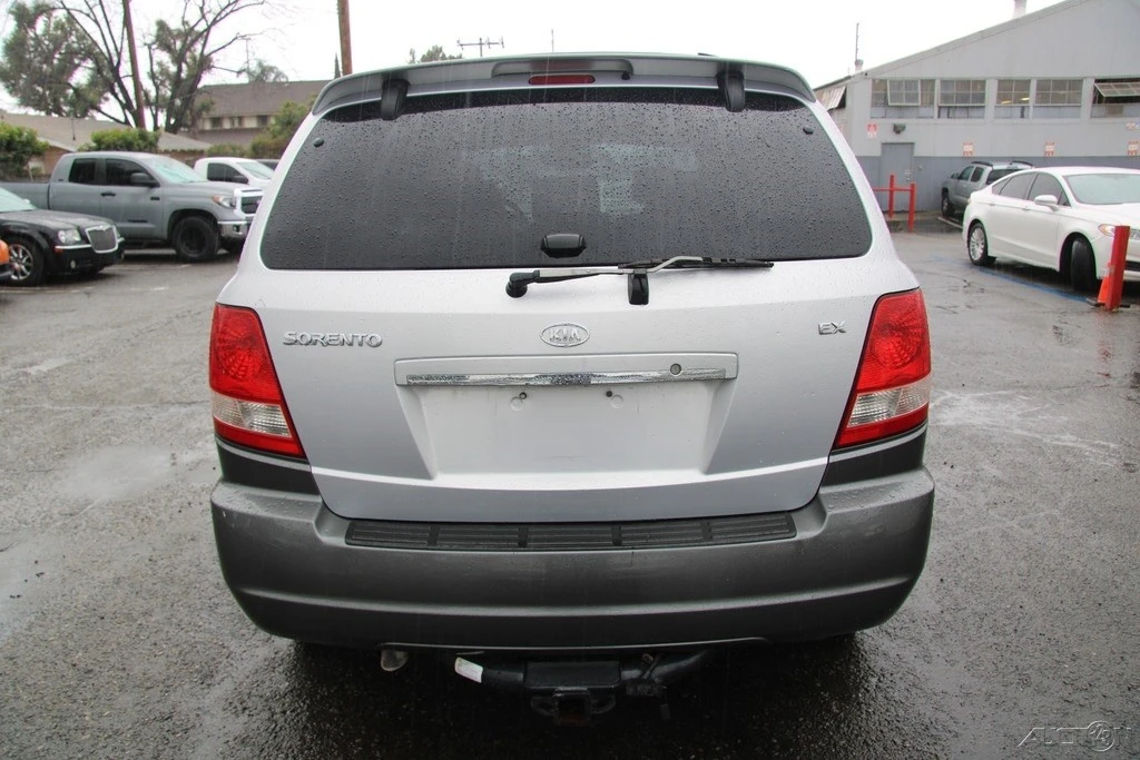 2005 Kia Sorento - Image 5 of 21