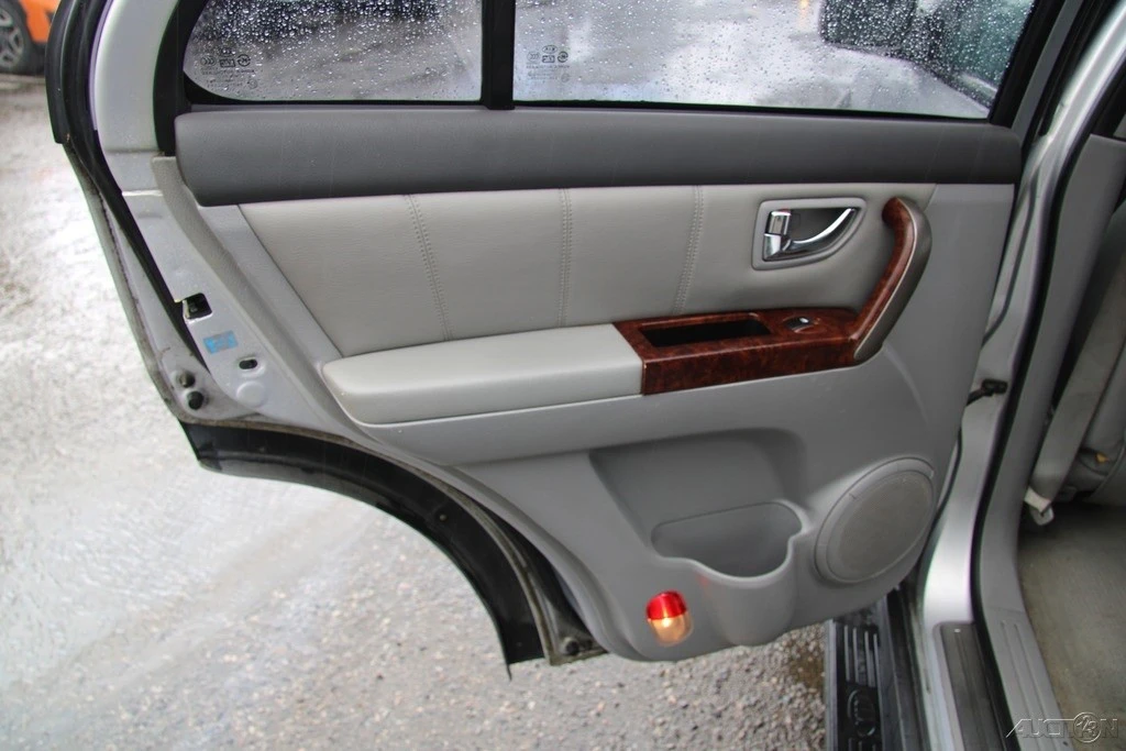 2005 Kia Sorento - Image 18 of 21