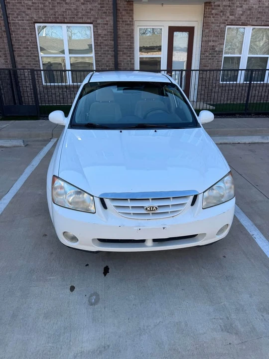 2005 Kia Spectra - Image 5 of 5
