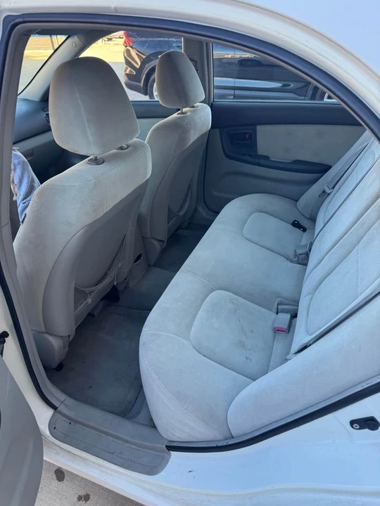 2005 Kia Spectra - Image 4 of 5