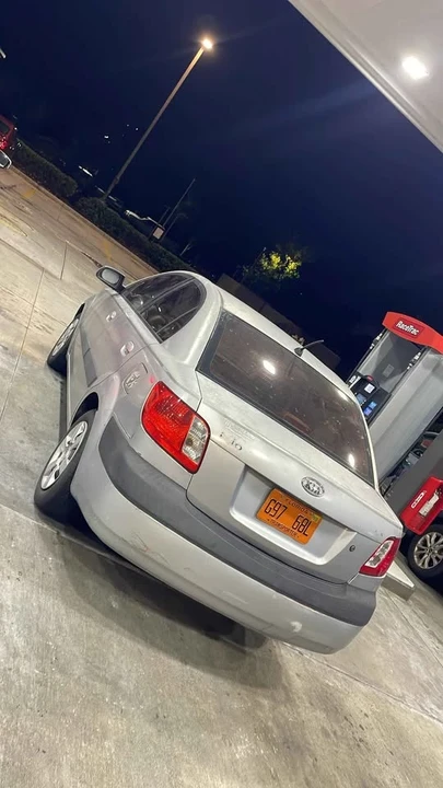 2005 Kia Rio - Image 2 of 5