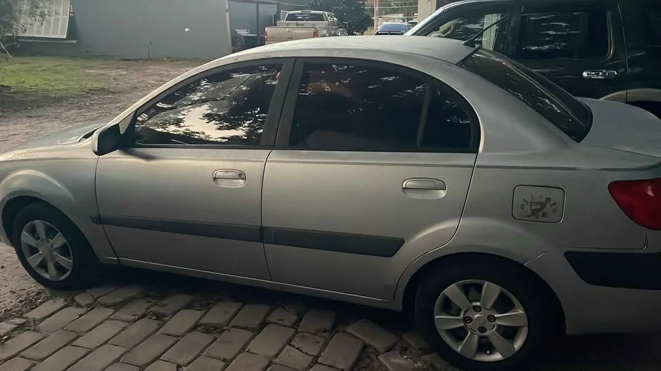 2005 Kia Rio - Image 3 of 4
