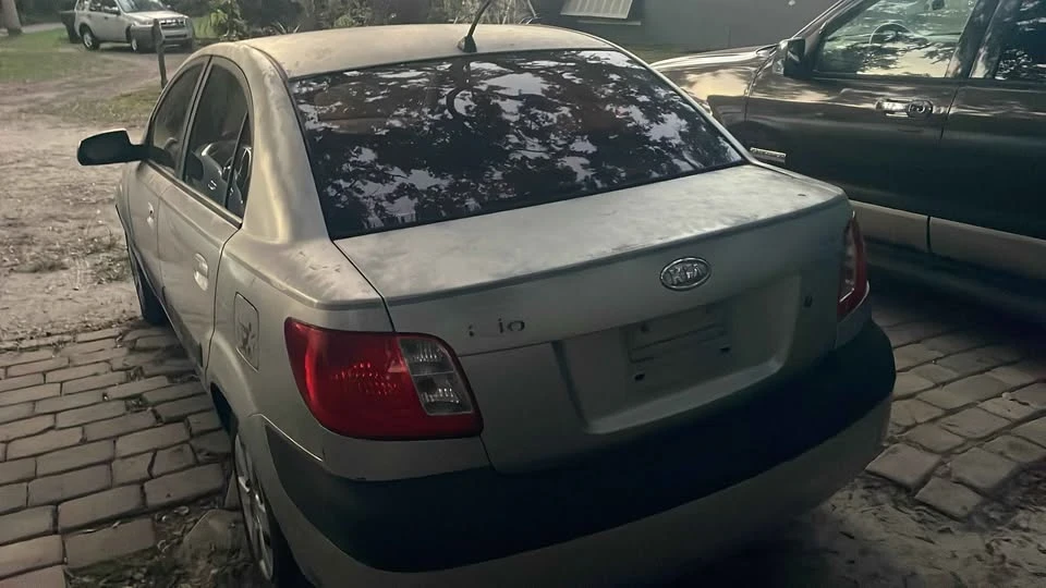 2005 Kia Rio - Image 2 of 4