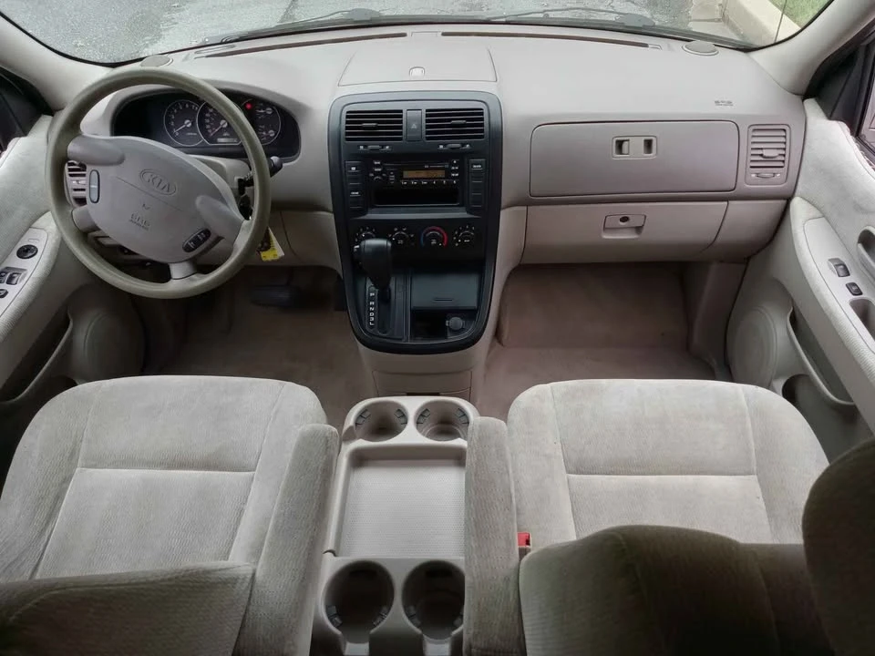2005 Kia Carnival - Image 5 of 19