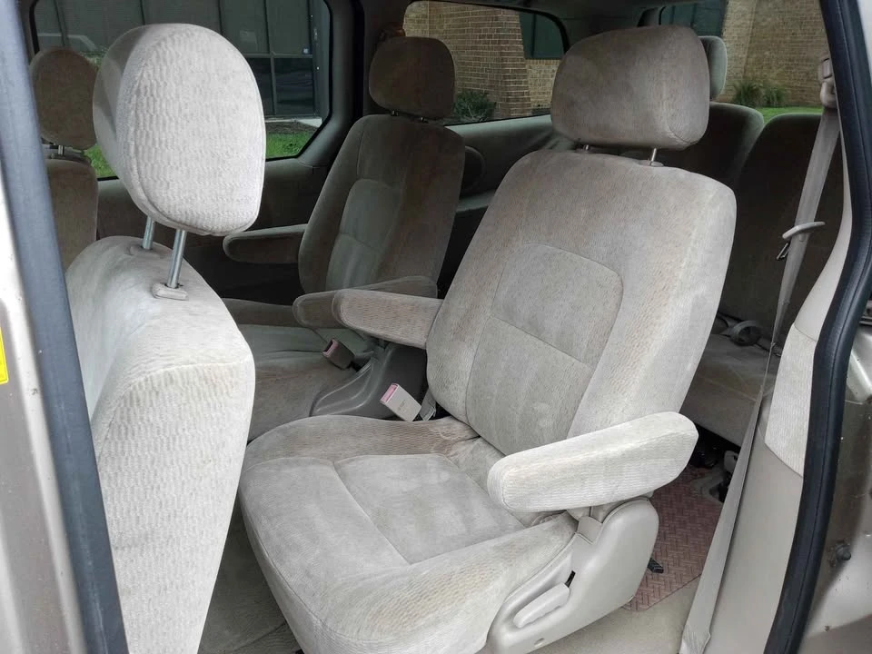 2005 Kia Carnival - Image 9 of 18