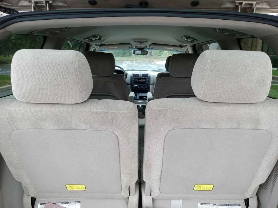 2005 Kia Carnival - Image 11 of 18