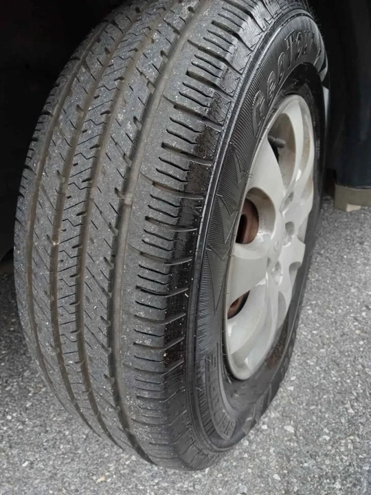 2005 Kia Carnival - Image 19 of 20
