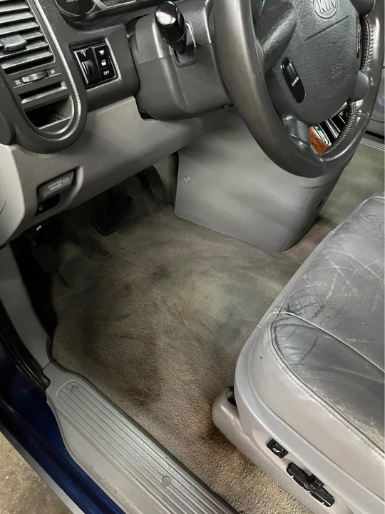 2005 Kia Carnival - Image 11 of 20