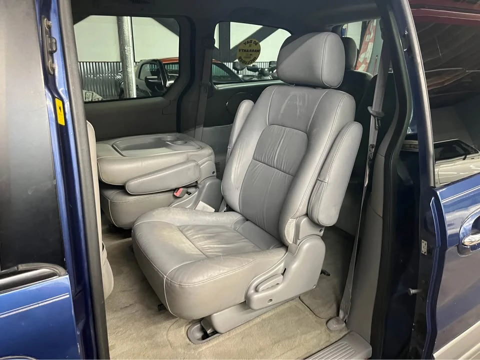2005 Kia Carnival - Image 14 of 20