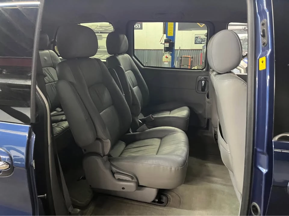 2005 Kia Carnival - Image 15 of 20