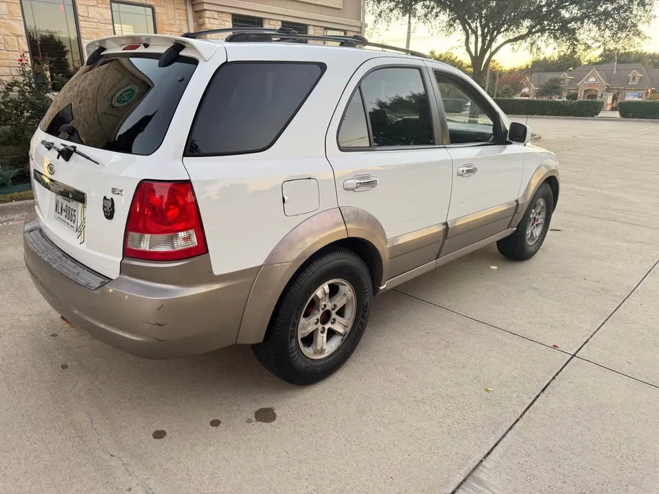 2005 Kia Sorento - Image 3 of 7