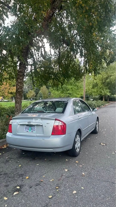 2005 Kia Spectra - Image 6 of 7