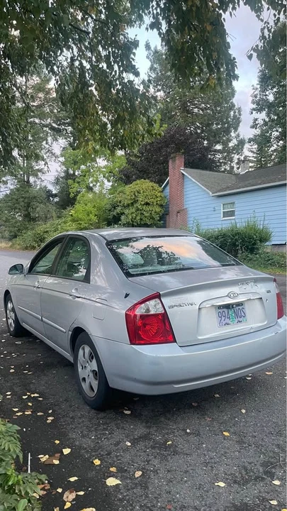 2005 Kia Spectra - Image 4 of 7