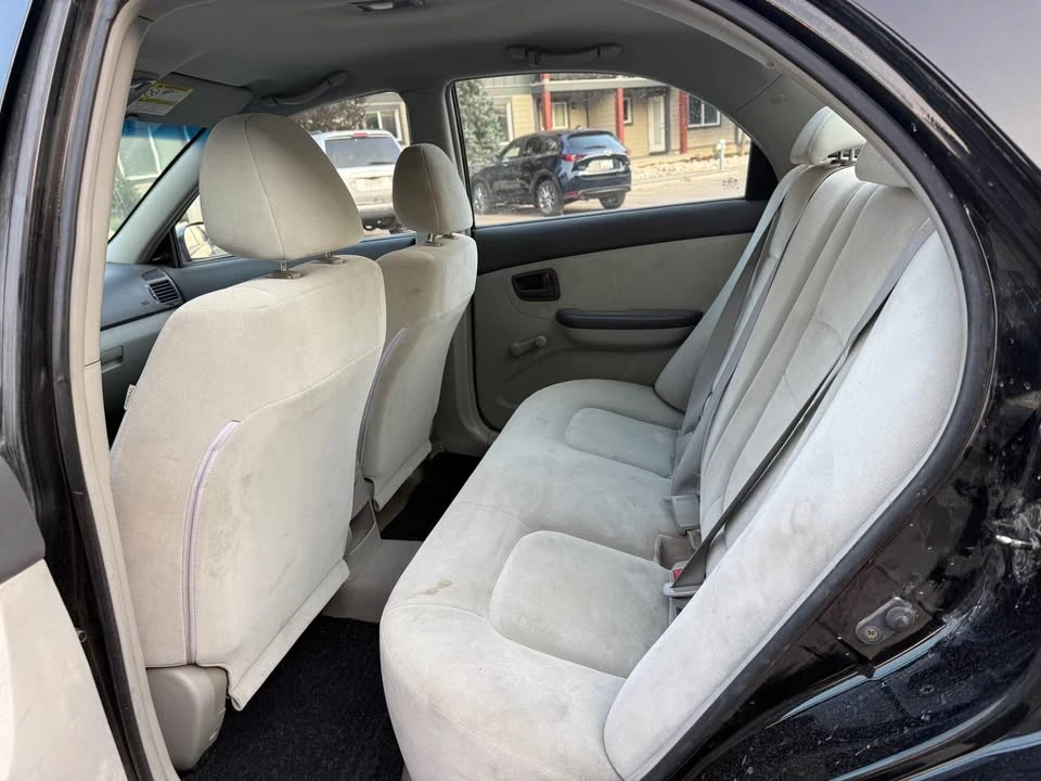 2005 Kia Spectra - Image 7 of 11