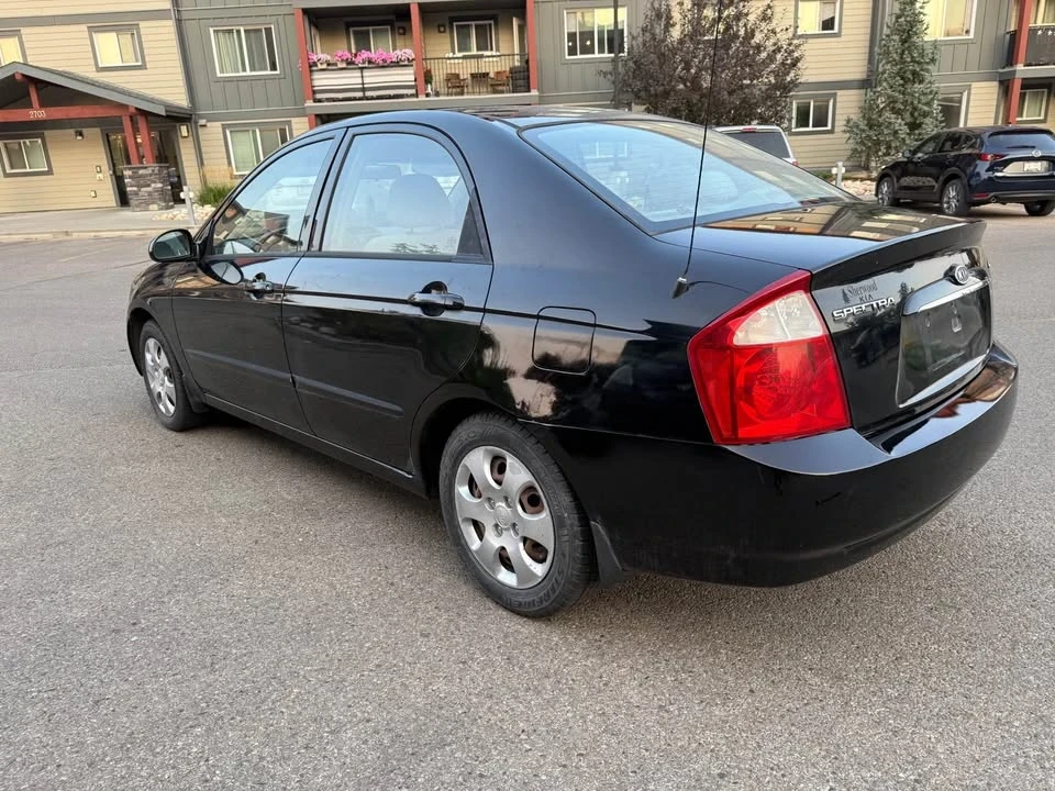 2005 Kia Spectra - Image 3 of 11