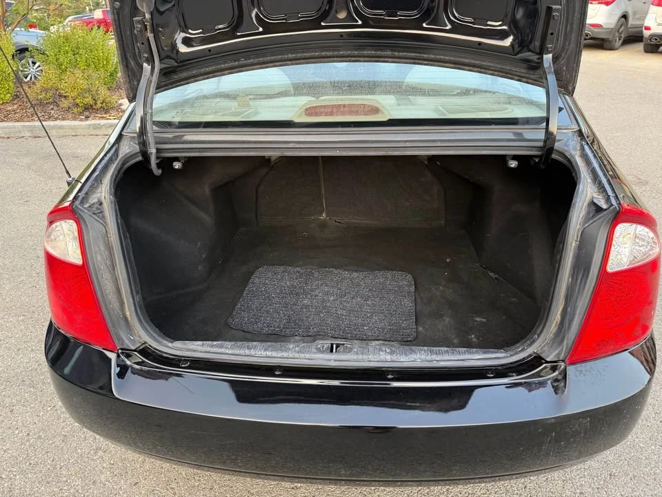 2005 Kia Spectra - Image 8 of 11