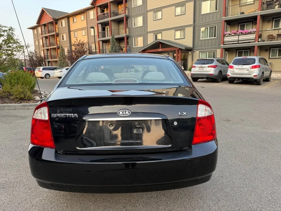 2005 Kia Spectra - Image 2 of 11