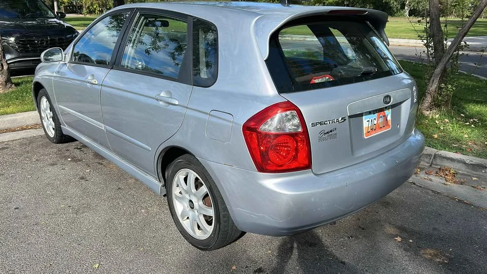 2005 Kia Spectra - Image 8 of 8