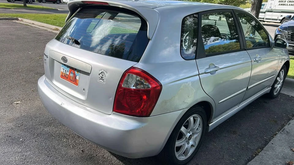 2005 Kia Spectra - Image 7 of 8