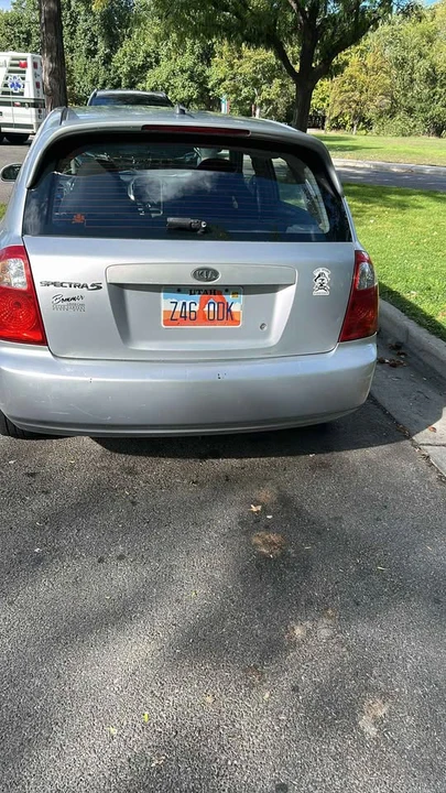 2005 Kia Spectra - Image 6 of 8